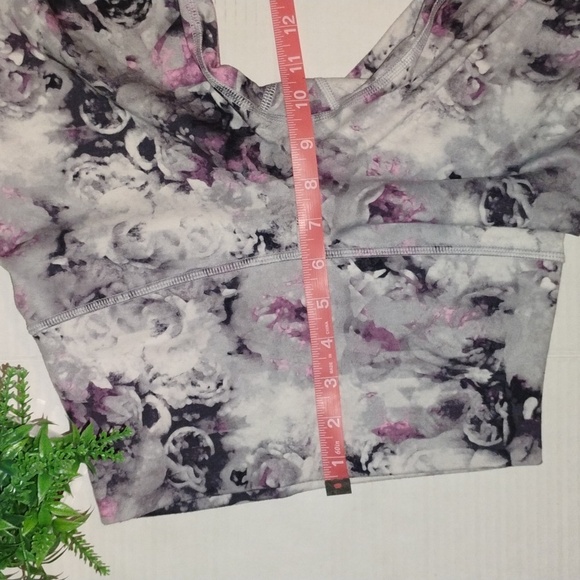 lululemon athletica 2 Piece Set. Womens size4.Moody Mirage,White,DeepNavy color - Picture 12 of 12